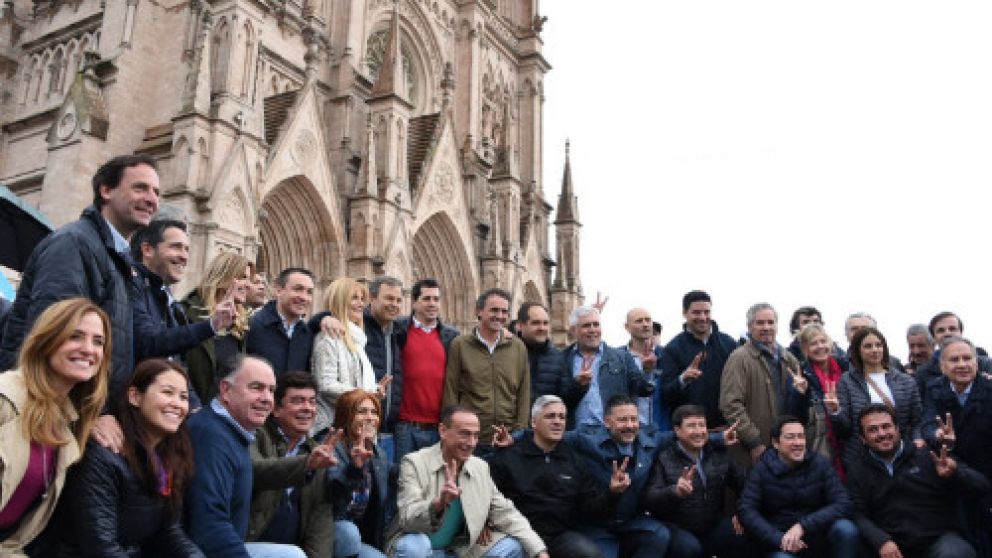 La multitudinaria misa en Luján potenció a la oposición