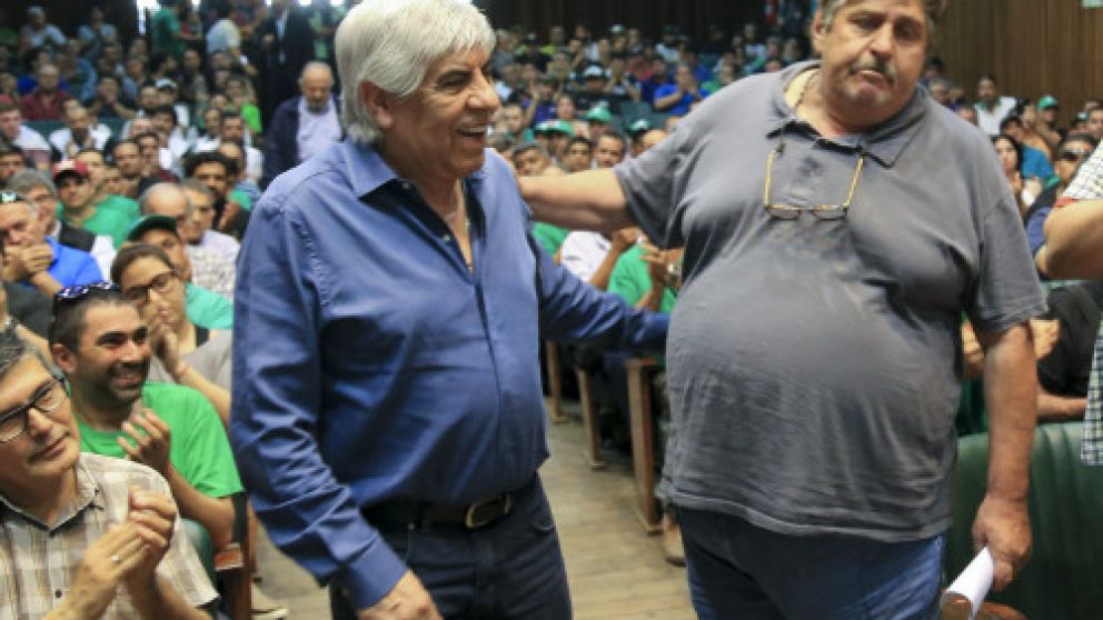 Moyano y Pignanelli encabezaron un acto en Smata