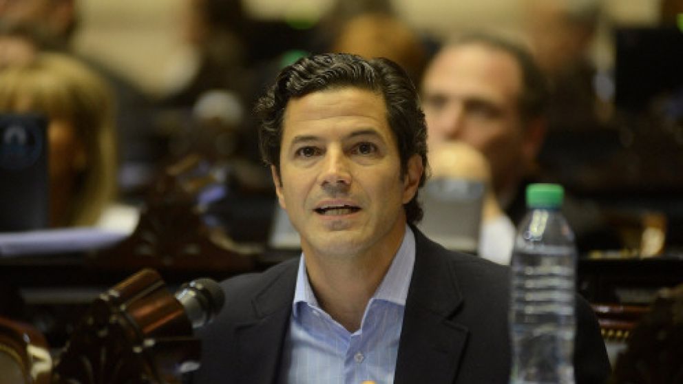 Luciano Laspina mantiene las negociaciones con referentes de la oposición