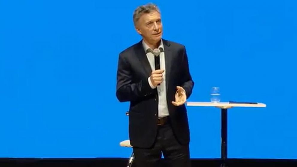 Macri prometió "fortalecer la capacidad exportadora" de las pymes