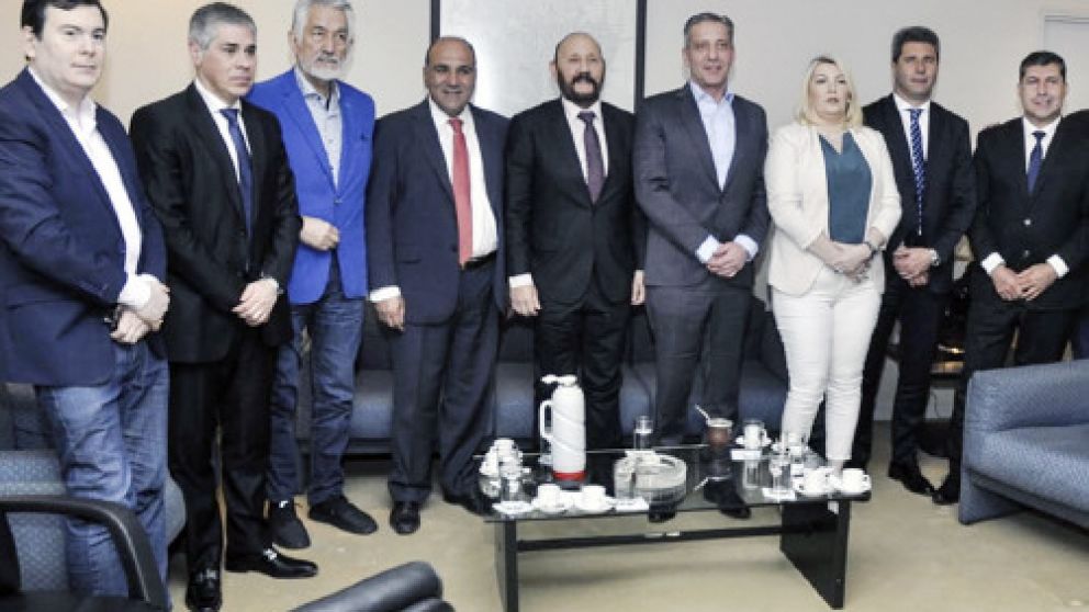 Manzur fue el anfitrión de la reunión