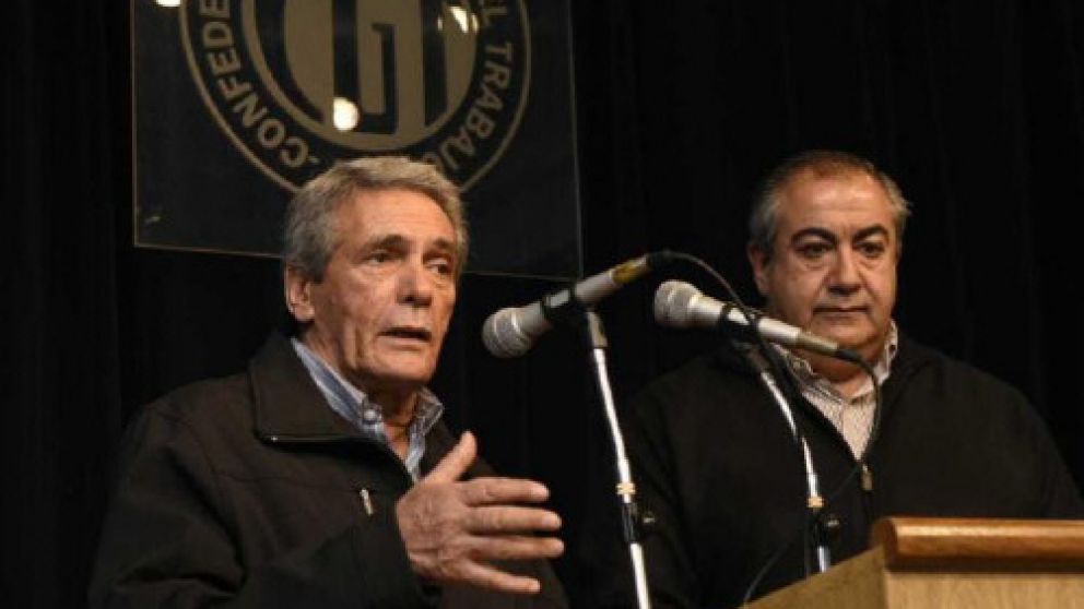 La conducción pasa de triunvirato a binomio