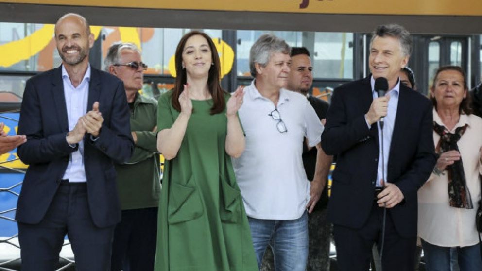 Macri y Vidal inauguraron en Morón el Metrobus del oeste