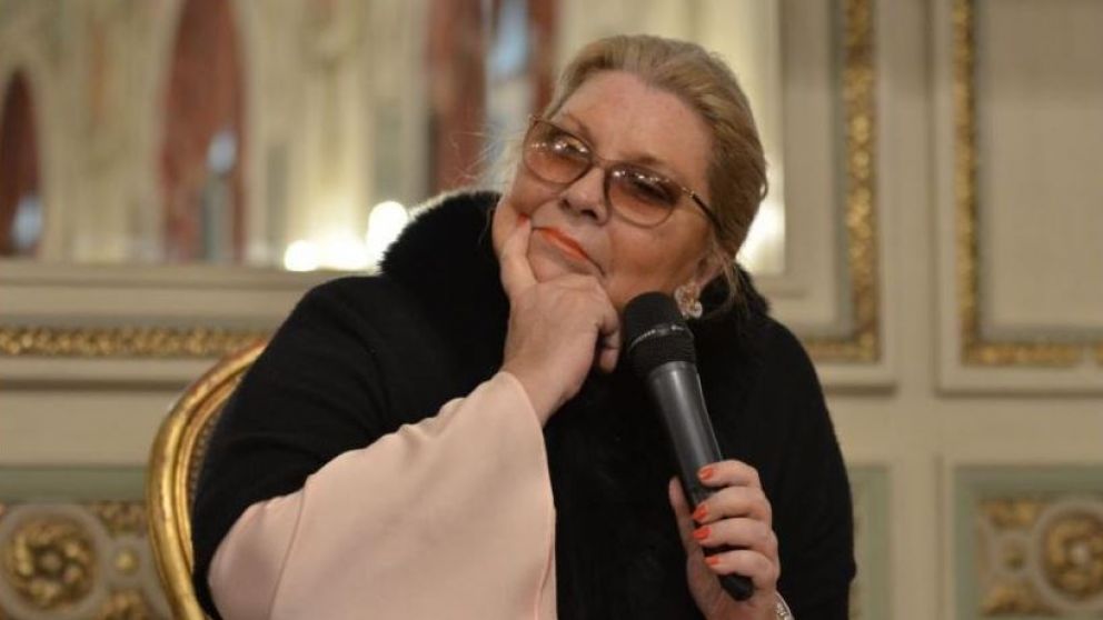 Angelici rechaz� los dichos de Carri�: "Mezcla todo, realmente podr�a averiguar qui�n soy"