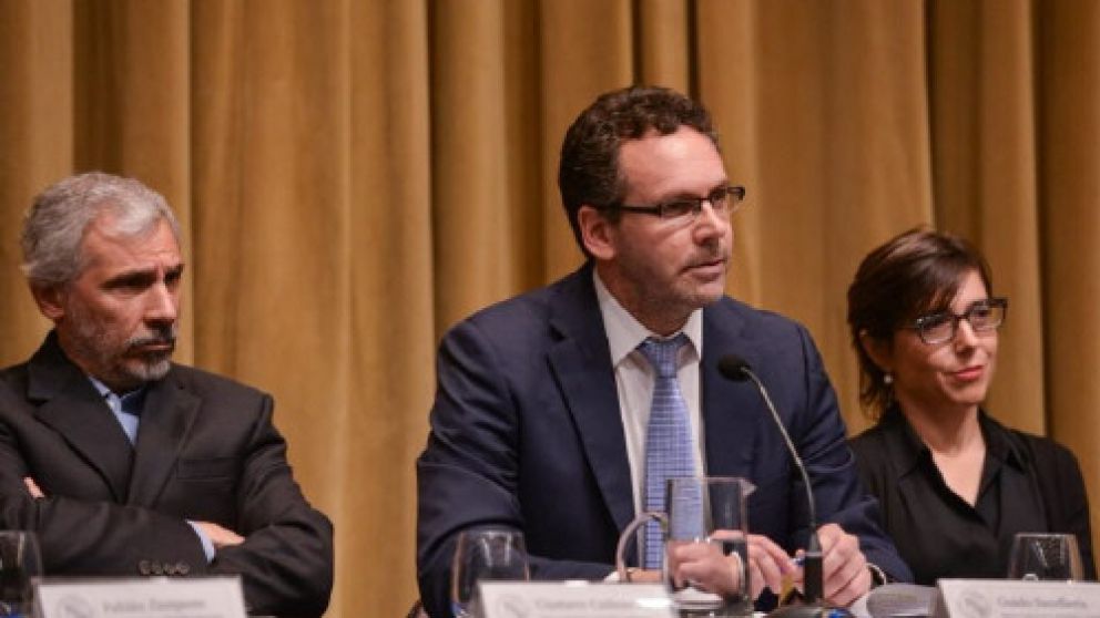 Sandleris y las nuevas autoridades del Central administran el ajuste monetario 