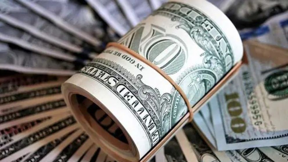 En la primera semana de bandas cambiarias, el dólar retrocedió $2,96