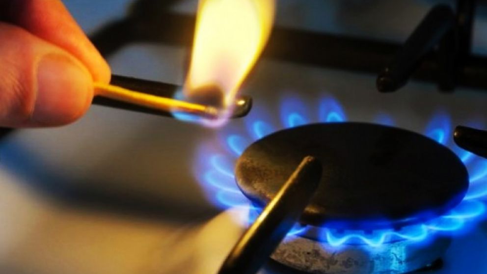 Por la devaluación, usuarios compensarán a las empresas de gas