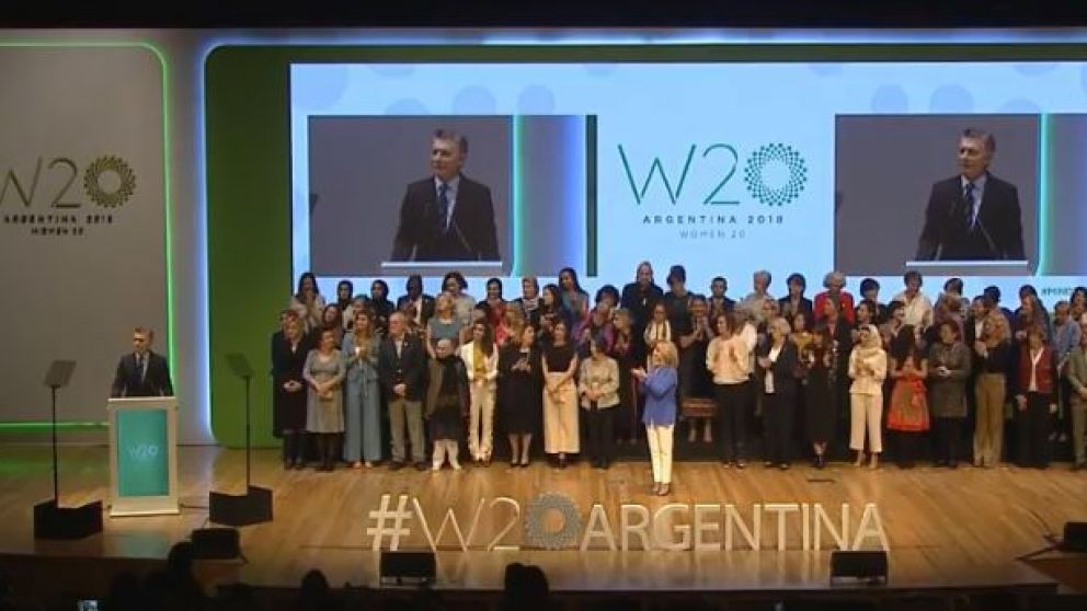 Tras el recorte a las políticas de género, Macri apuntó a un "desarrollo inclusivo"