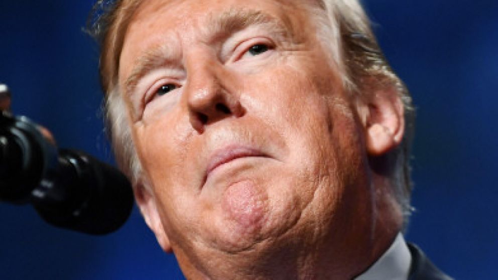 Trump no baja la postulación