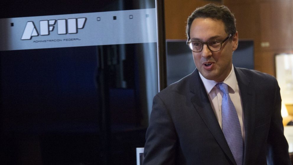 Más "presión tributaria" para amortiguar el impacto de la recesión en la recaudación