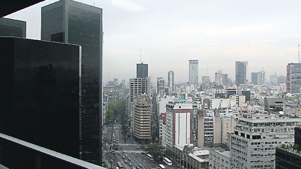 Las expensas dan un respiro, pero la mora ya enciende alarmas