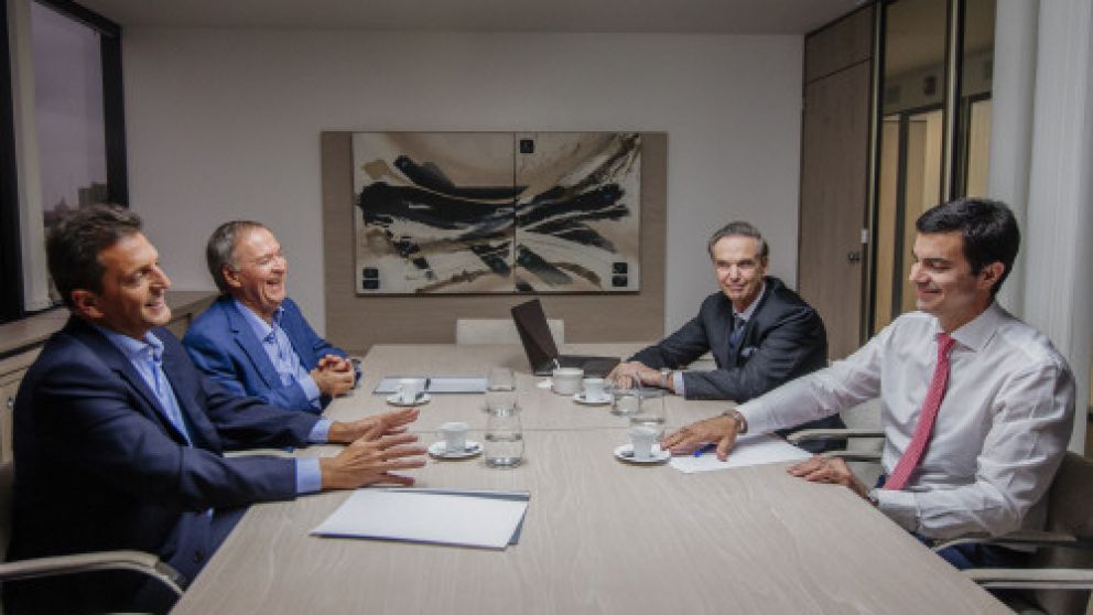 Lejos de Cristina, se activa el polo peronista