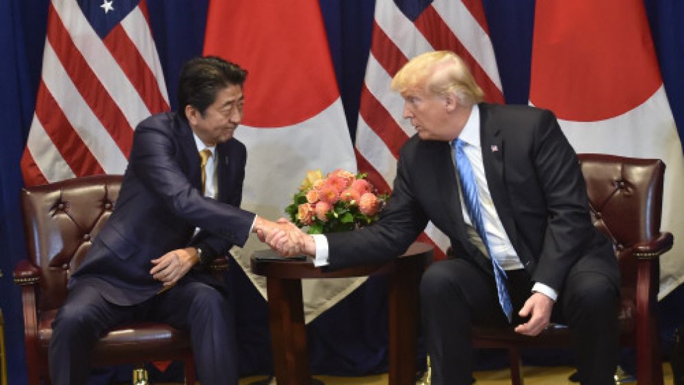 Abe y Trump mantuvieron una cena oficial y acordaron el inicio de las conversaciones
