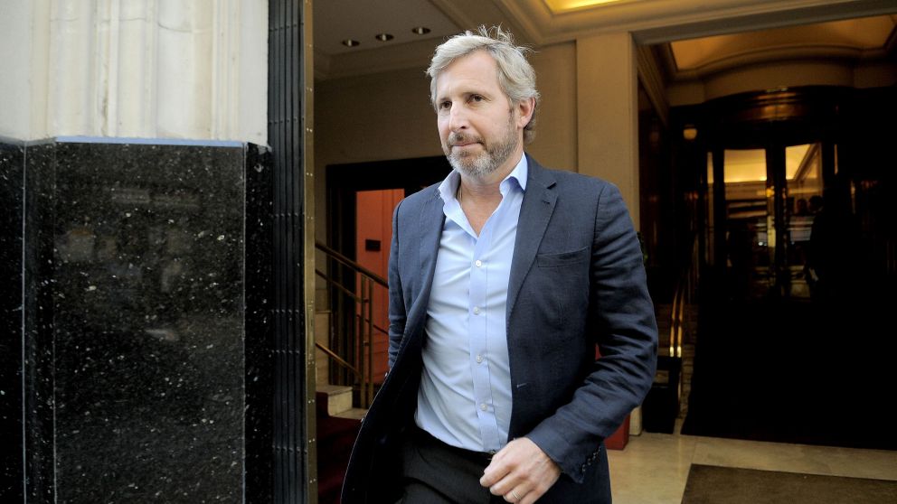 El viaje relámpago de Frigerio para avanzar con el Presupuesto