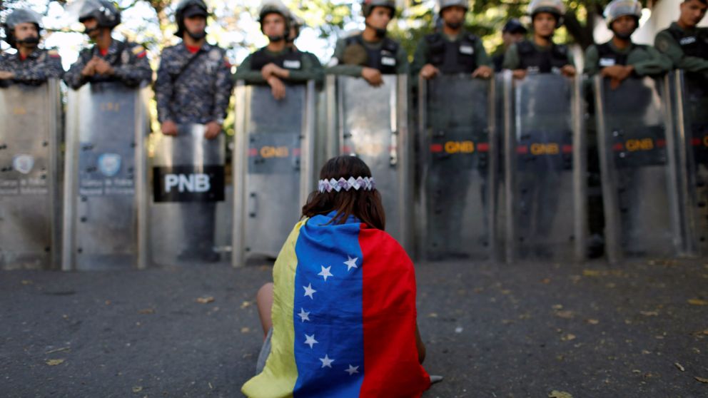 Argentina junto a cuatro pa�ses m�s, denunciar� a Venezuela ante la CPI 
