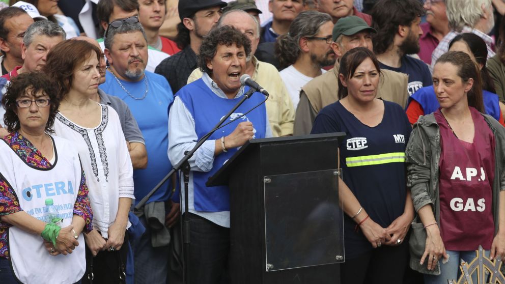 Micheli dijo que el movimiento obrero deberá "hacer mil paros y marchas"