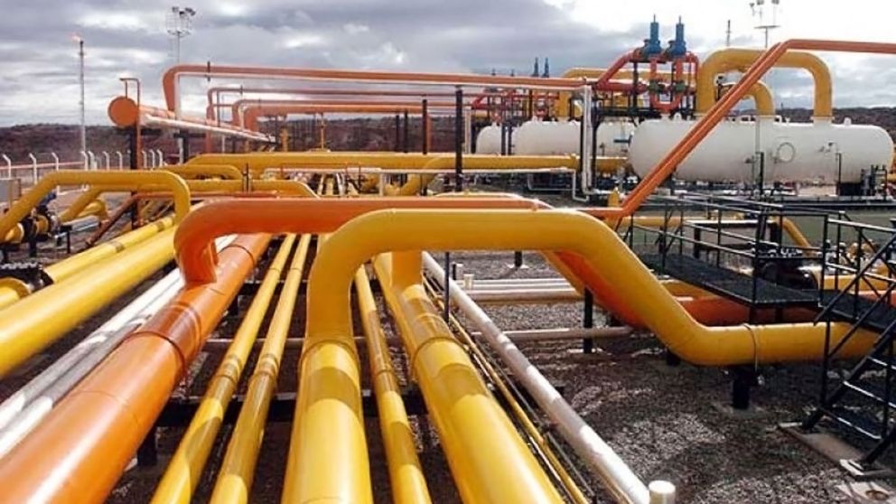 Autorizan la primera exportación de gas a Chile por "excedentes"