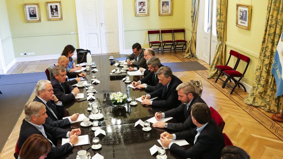 "Con marchas no se construye un país"