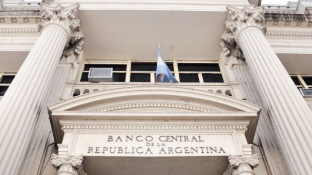 El BCRA pagó menos tasa por Lebacs y se espera presión extra de $20.000 M sobre el dólar