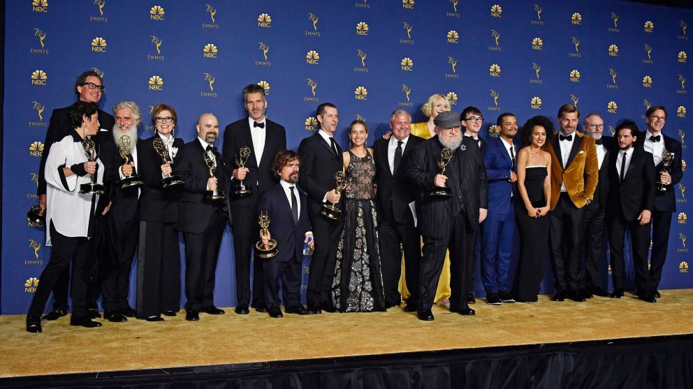 El elenco y los creadores de Game of Thrones, la gran ganadora de los Emmy 2018