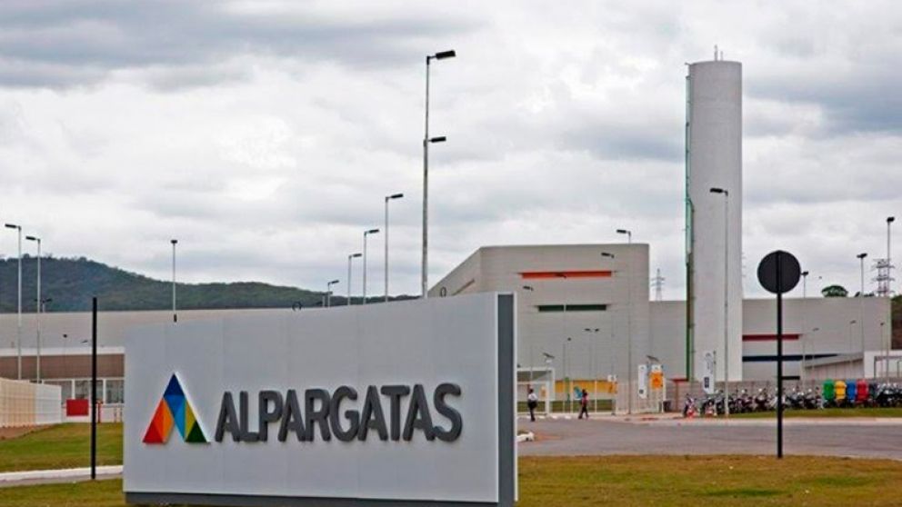 Alpargatas aclar� que vendi� acciones de toda la compa��a, no s�lo de la marca Topper 
