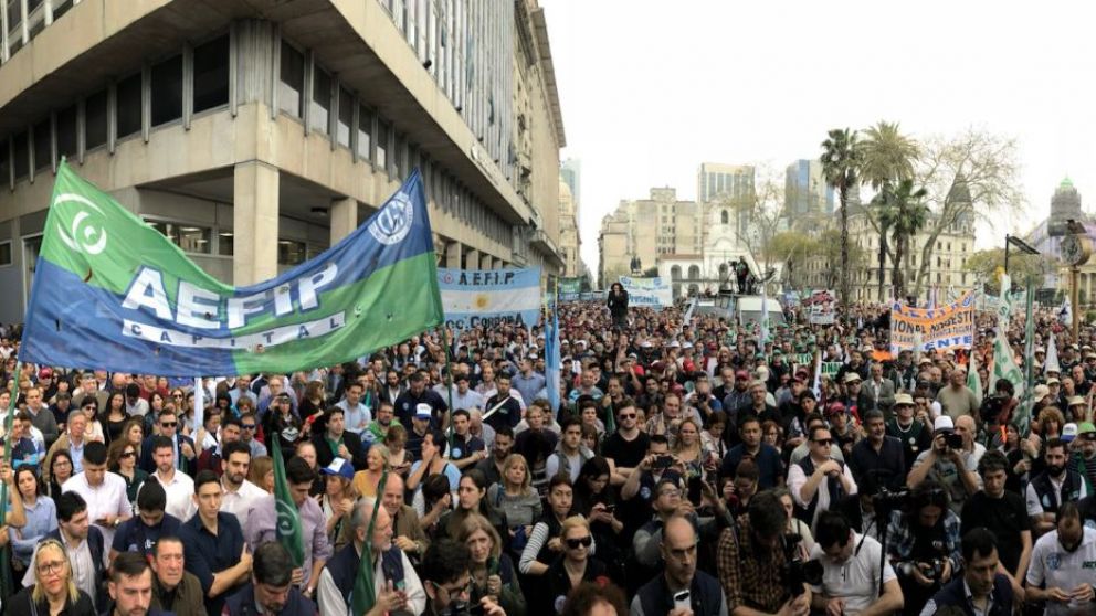 El gremio de AEFIP marchó a Plaza de Mayo en rechazo al ajuste