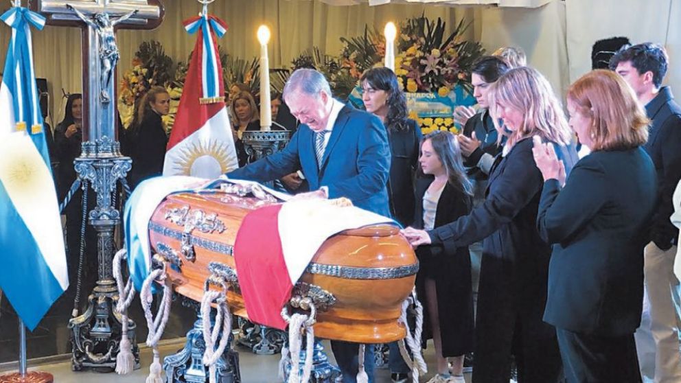 Los restos del dirigente descansarán en el panteón familiar