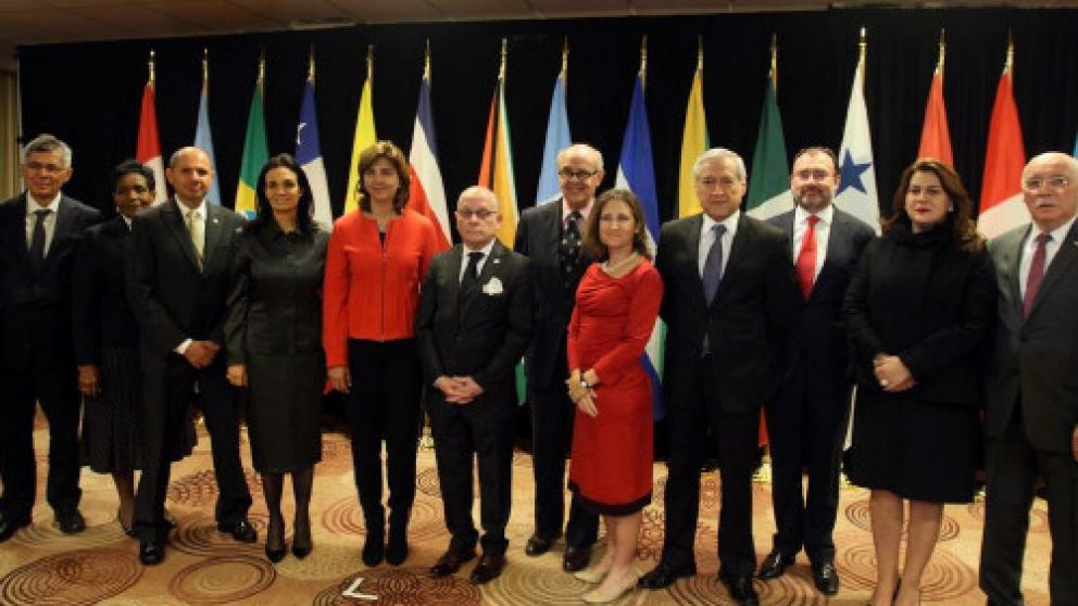Los cancilleres del Grupo de Lima coincidieron en rechazar una eventual opción militar