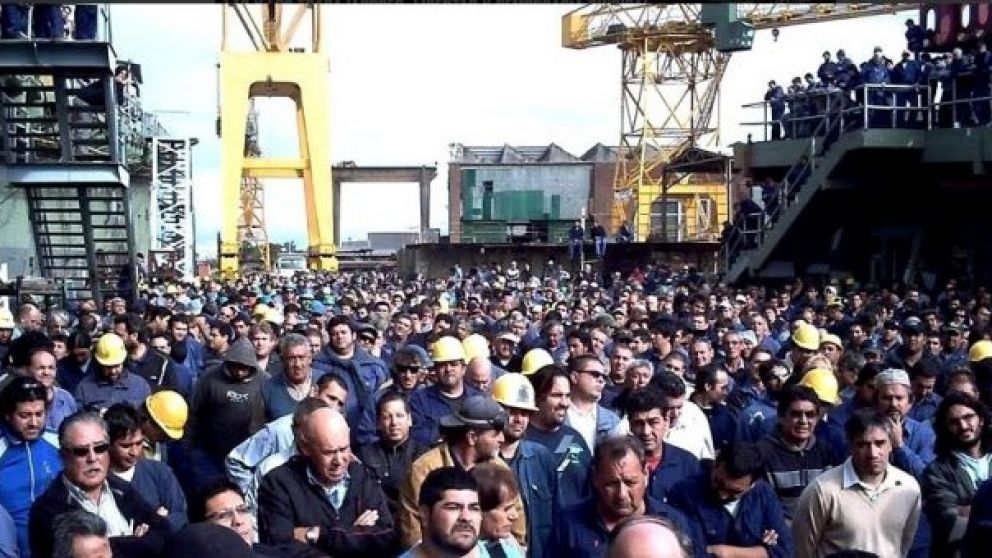 "No sale nadie", trabajadores tomaron el astillero Río Santiago