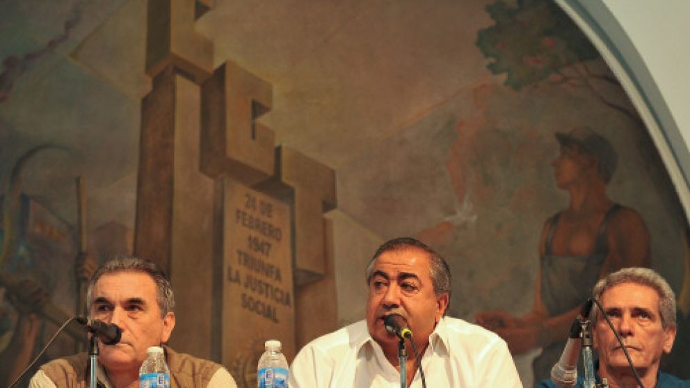 El triunvirato ve al Gobierno preocupado sólo por el FMI