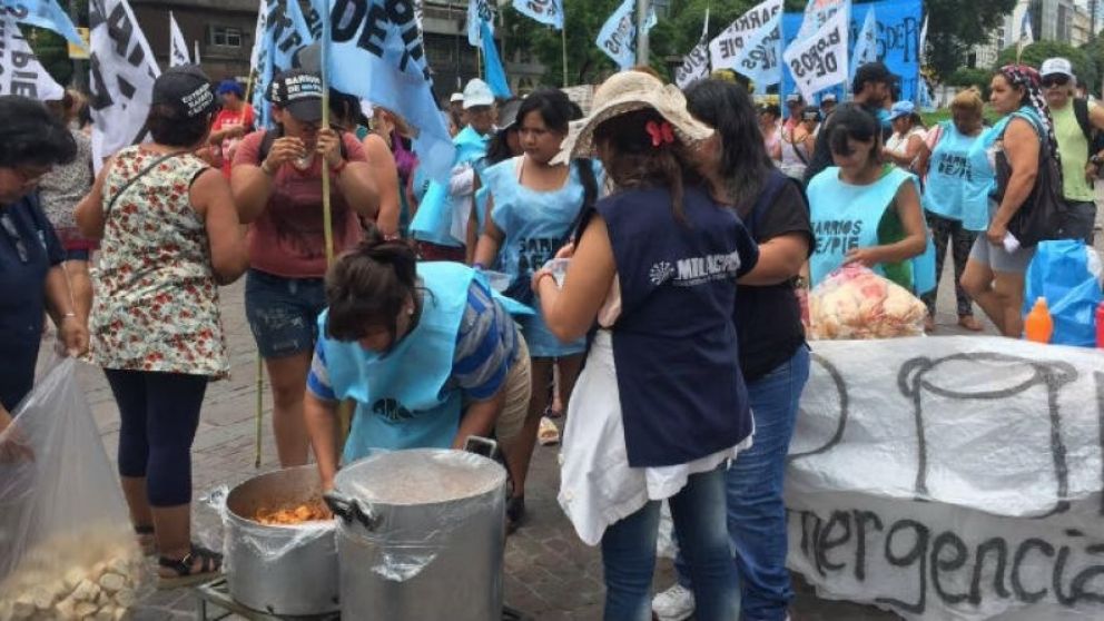 Miércoles de ollas populares,cortes y protestas en la 9 de Julio