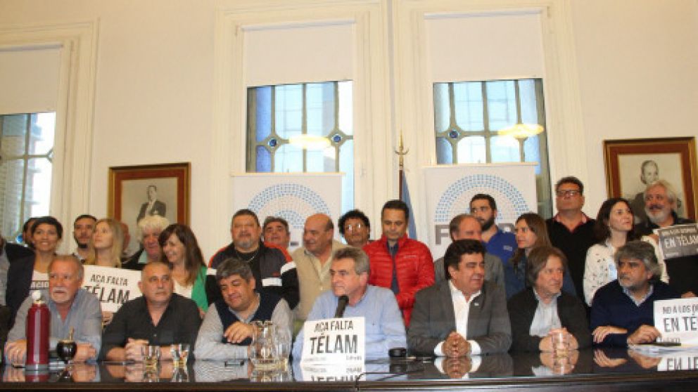 Pablo Moyano encabezó el lanzamiento junto a diputados del FpV