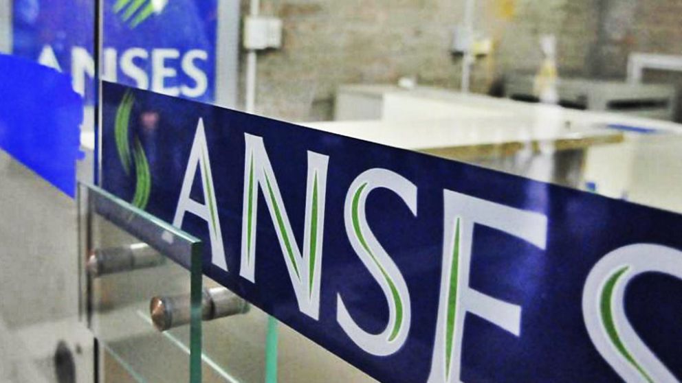Oficializan un subsidio de $1.200 para beneficiarios de la AUH