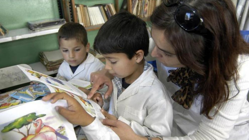 Descuentos de 50% para docentes en el Día del Maestro