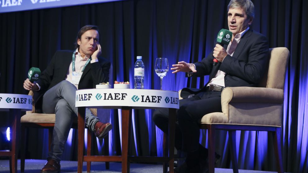 Caputo propondrá a banqueros centrales que destinen 2% de sus reservas a comprar deuda emergente