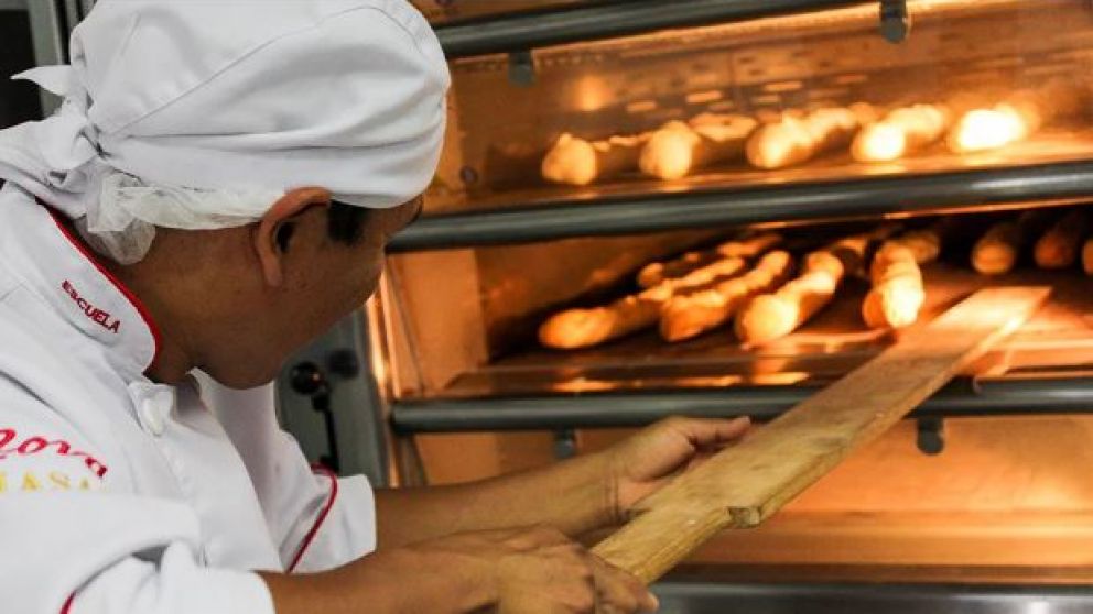 Aumenta el precio del pan y el kilo ya llega a los $90
