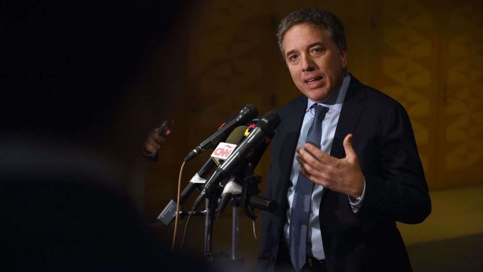 Nicol�s Dujovne, ayer, tras la reuni�n con Lagarde