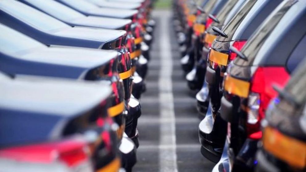 Los patentamientos de vehículos cayeron 25,5% en agosto