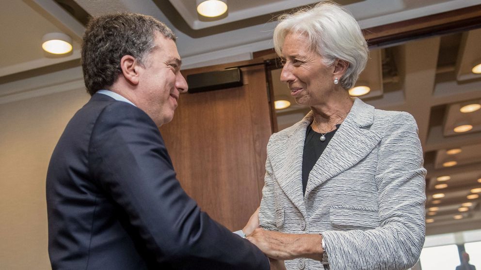 El FMI ratificó la revisión del acuerdo y respaldó al Gobierno