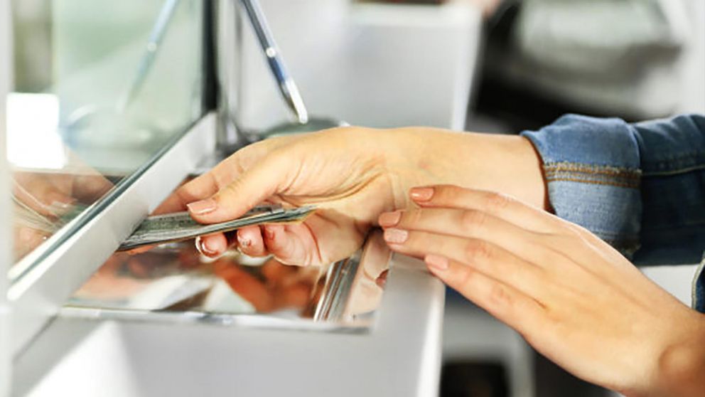 Los ahorristas prefieren dólares y descartan otras alternativas