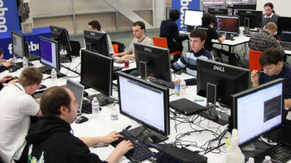 Aumenta la tensión entre los propios empleados de Facebook