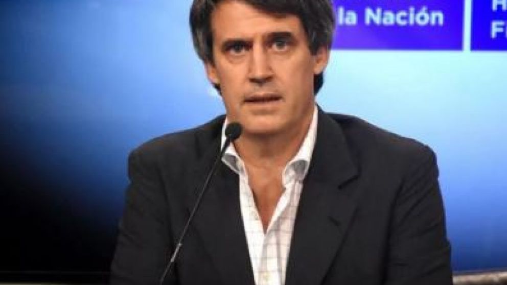 Prat Gay sostuvo que "tocar la puerta al Fondo" es no reconocer los problemas en la dirección política