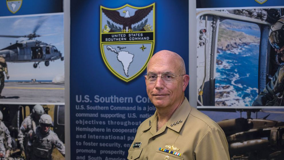 El jefe del Comando Sur est� en Argentina para avanzar en la seguridad del G-20