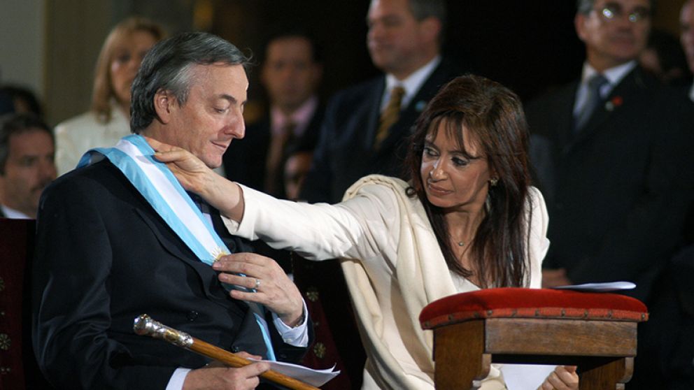Cristina afirm� que Bonadio secuestr� "las bandas y bastones presidenciales de N�stor"