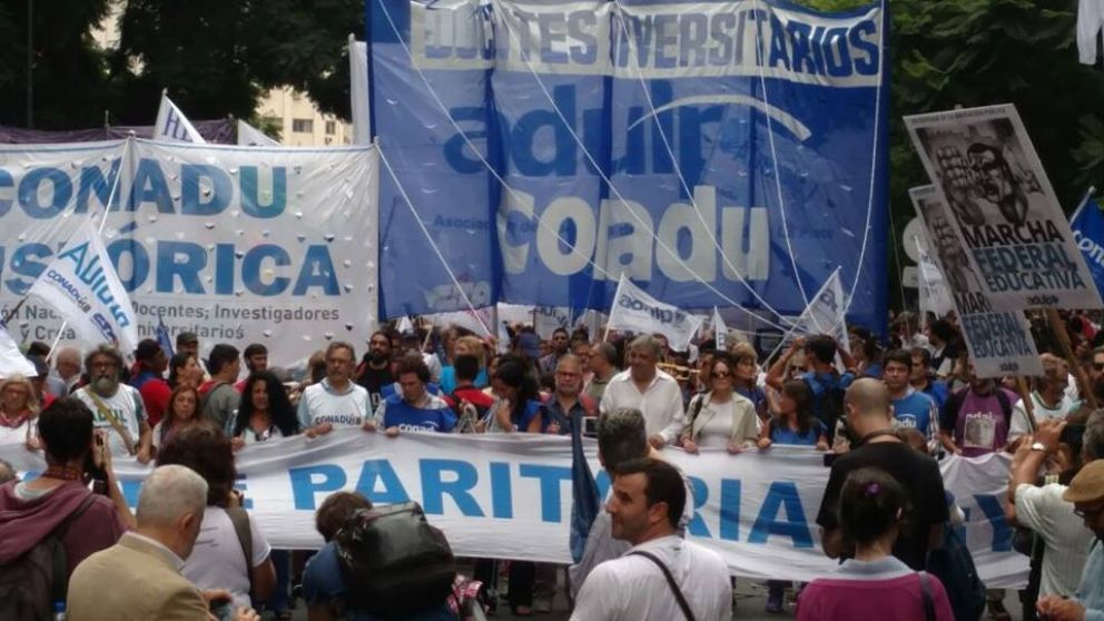 Docentes universitarios rechazaron la propuesta del Gobierno y ratificaron la marcha del jueves
