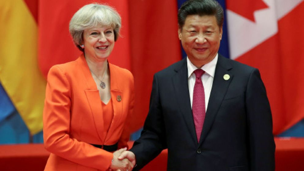 Theresa May y Xi Jinping exploran un acuerdo bilateral