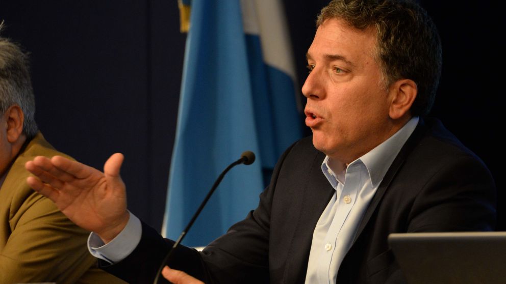 El ministro Nicolás Dujovne, por ahora, prevé crecimiento