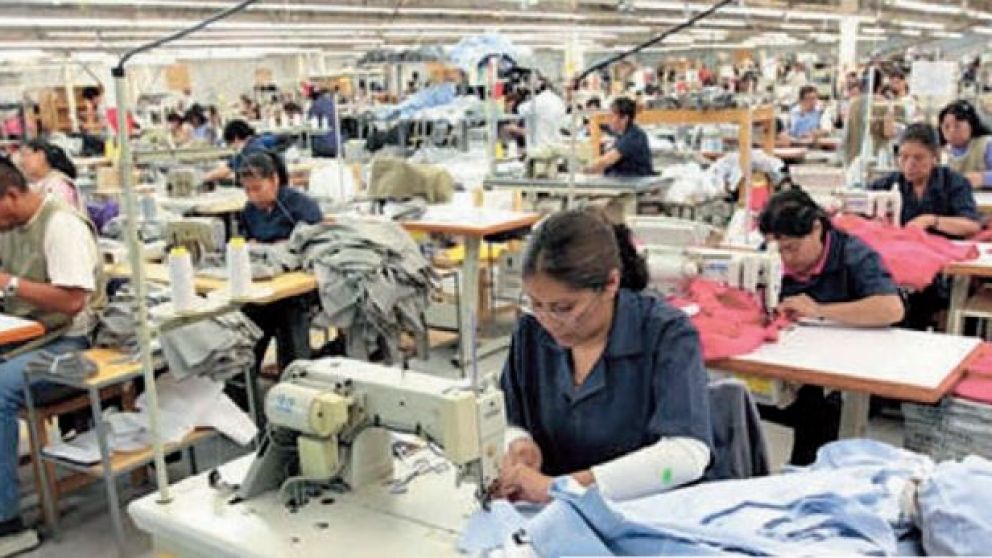 Las pymes han despedido personal y recortaron las horas extras