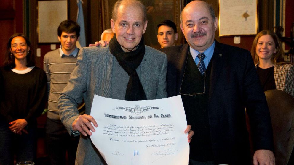 Reapareció Sabella y defendió la educación pública