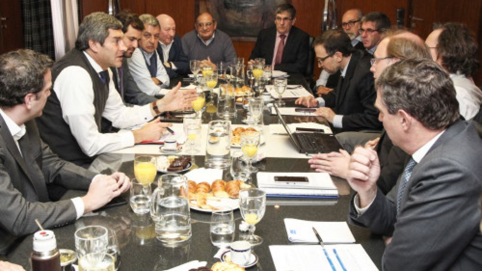 Ministros provinciales recibieron al Gobierno en la Casa de Salta en la Ciudad